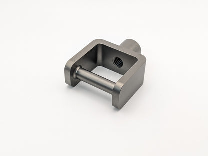 ピトンクランプ受け