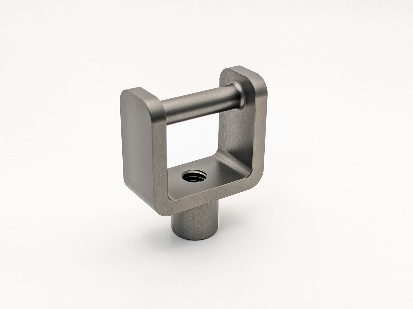 ピトンクランプ受け